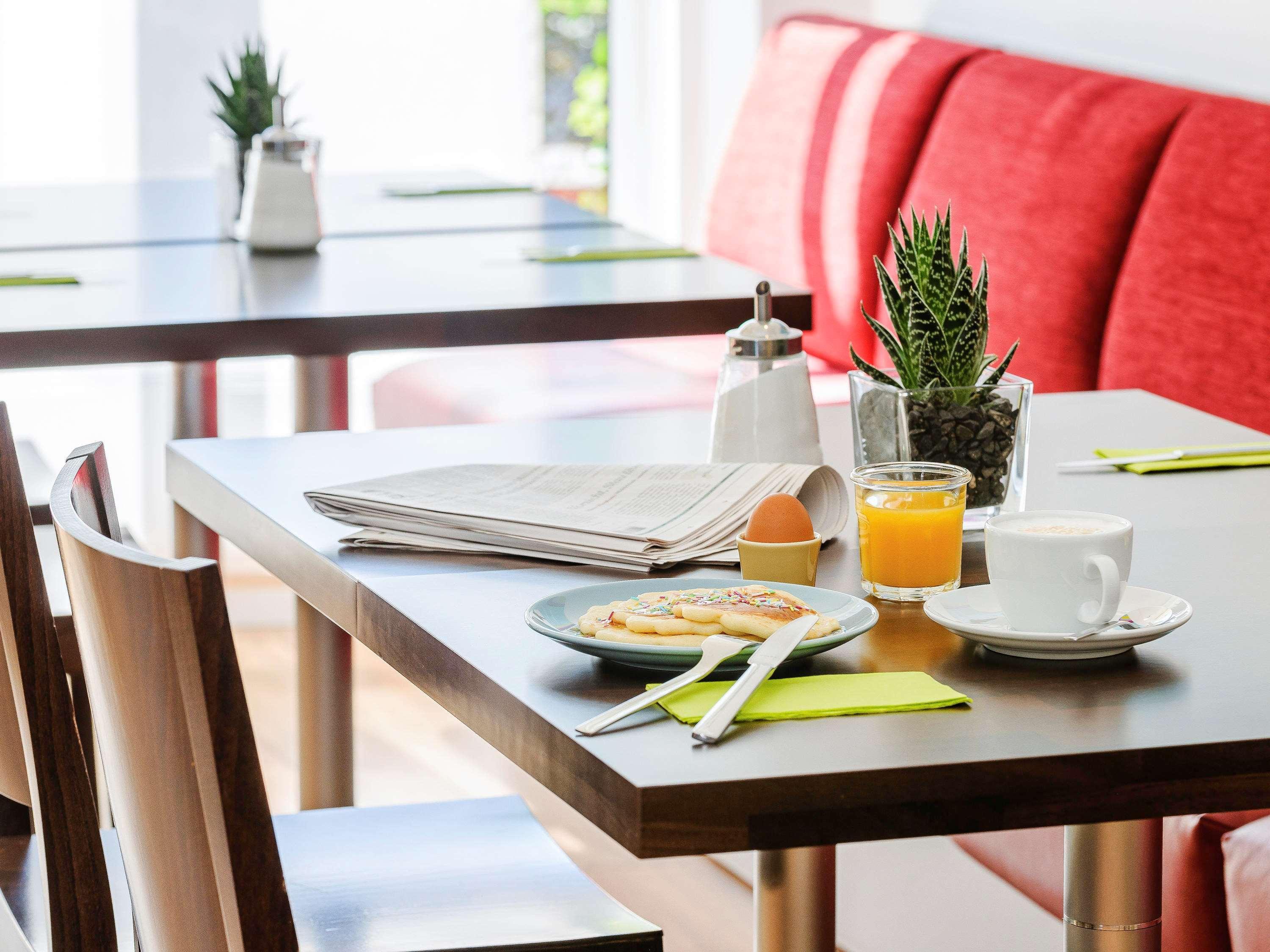 Ibis Styles Hamburg Alster City Exterior photo