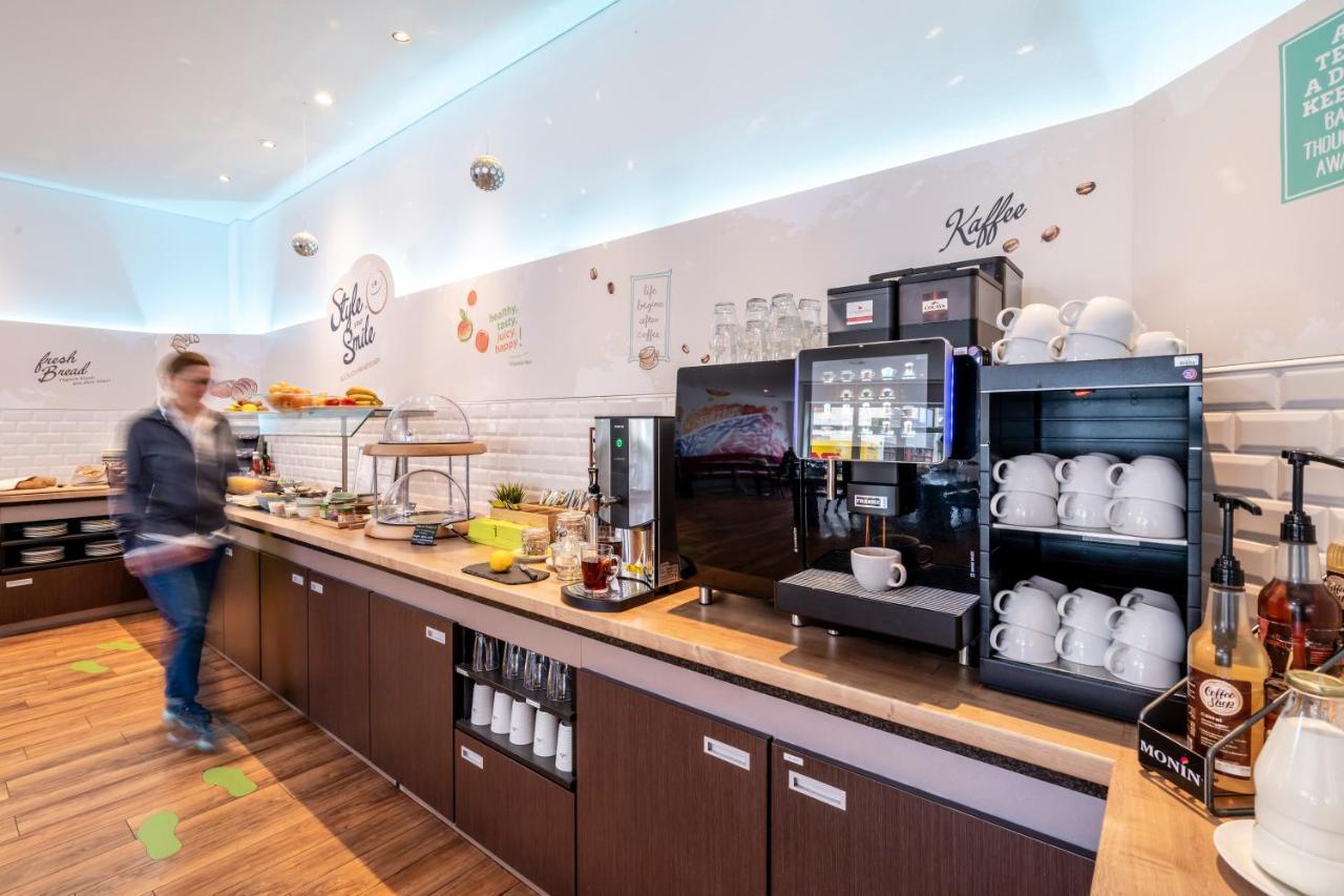 Ibis Styles Hamburg Alster City Exterior photo