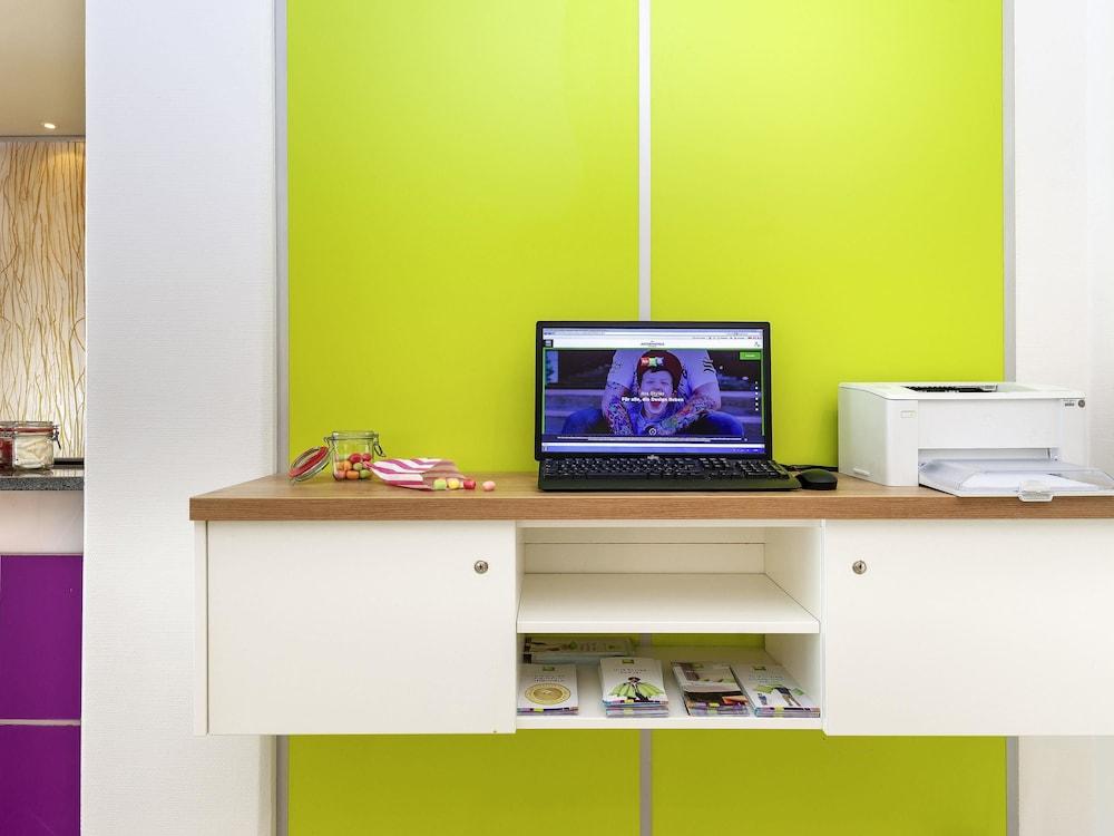 Ibis Styles Hamburg Alster City Exterior photo