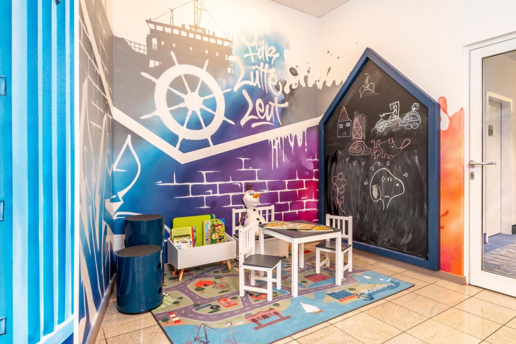 Ibis Styles Hamburg Alster City Exterior photo