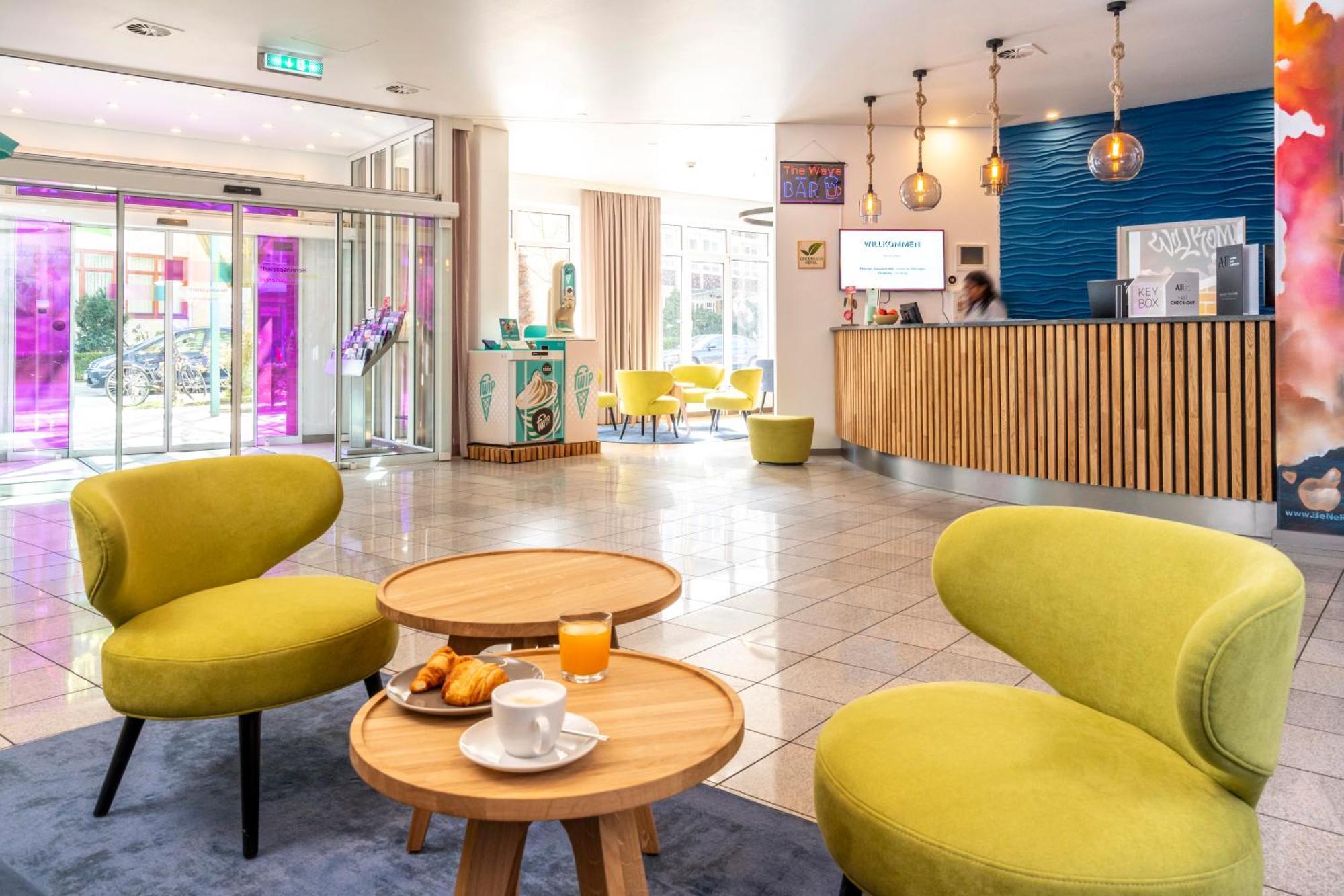 Ibis Styles Hamburg Alster City Exterior photo