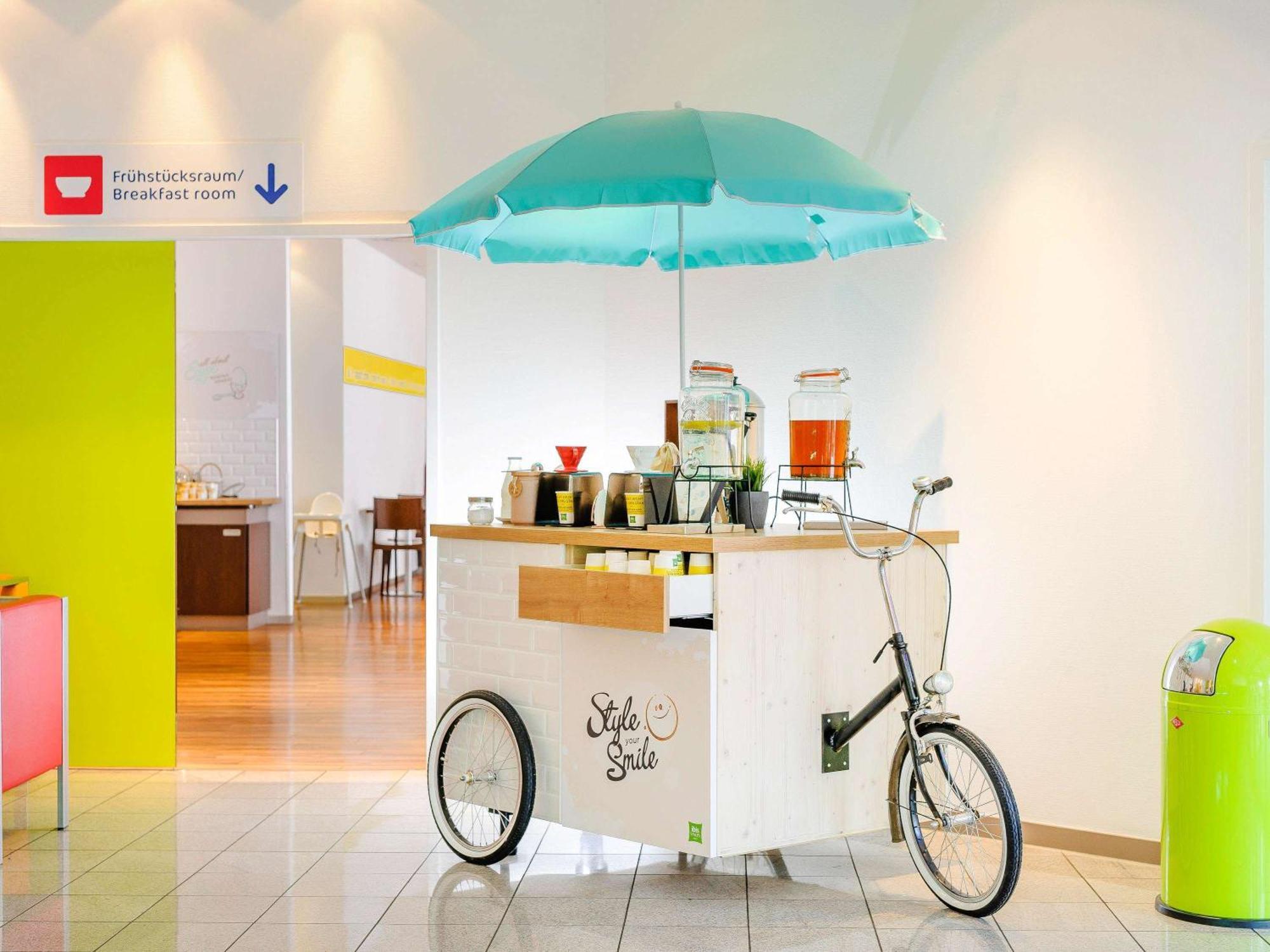 Ibis Styles Hamburg Alster City Exterior photo