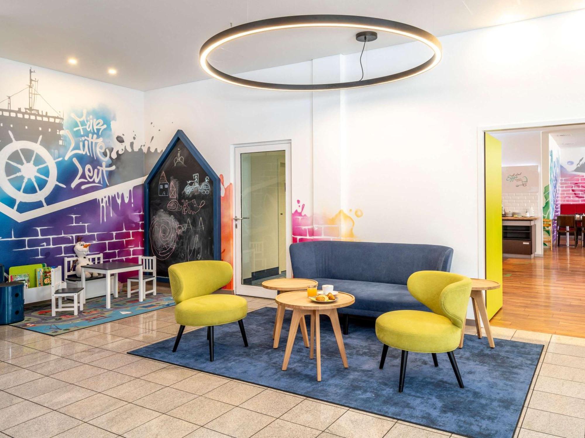 Ibis Styles Hamburg Alster City Exterior photo